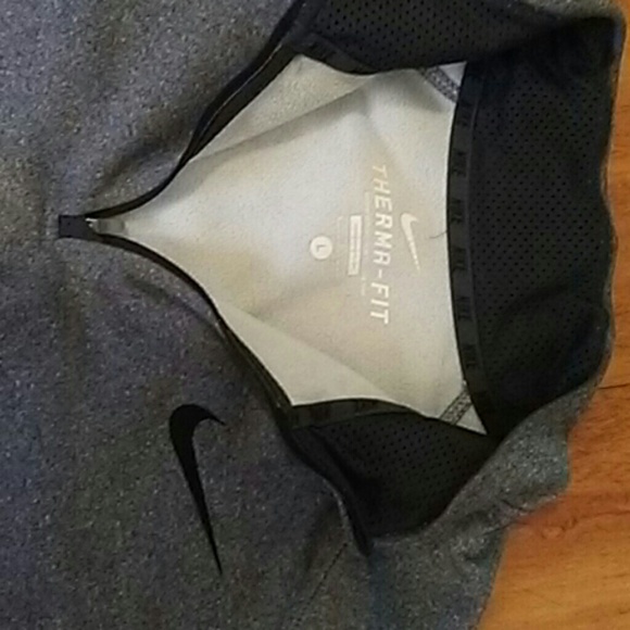 Nike thermal pull over - Picture 2 of 5